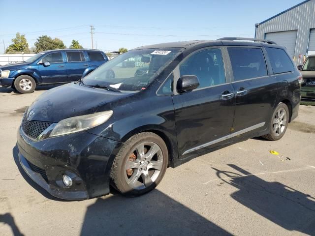 2015 Toyota Sienna Sport