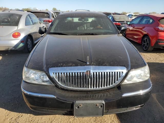 2010 Lincoln Town Car Signature Limited