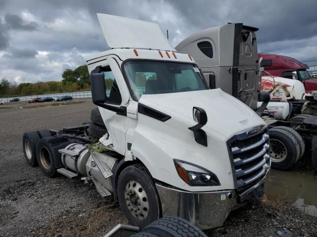 2023 Freightliner Cascadia 116