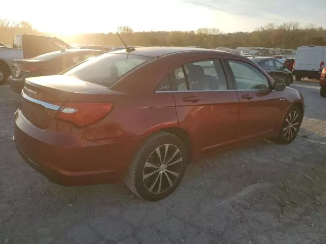 2013 Chrysler 200 Touring