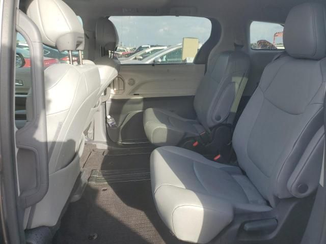 2024 Toyota Sienna XLE