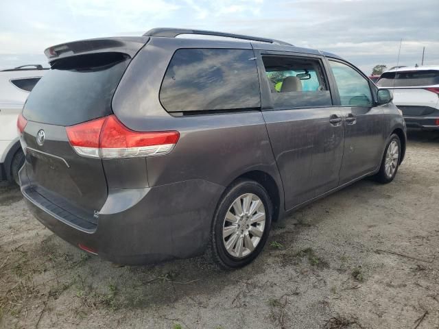 2011 Toyota Sienna LE