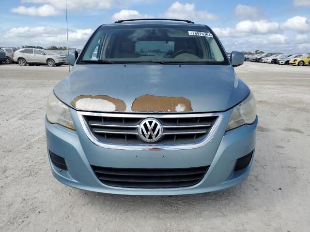 2009 Volkswagen Routan SE