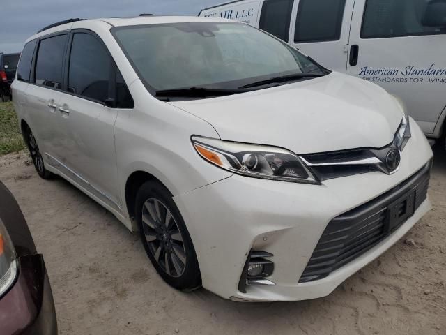 2018 Toyota Sienna XLE