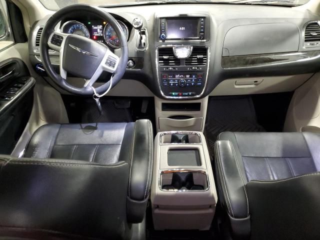 2016 Chrysler Town & Country Touring L