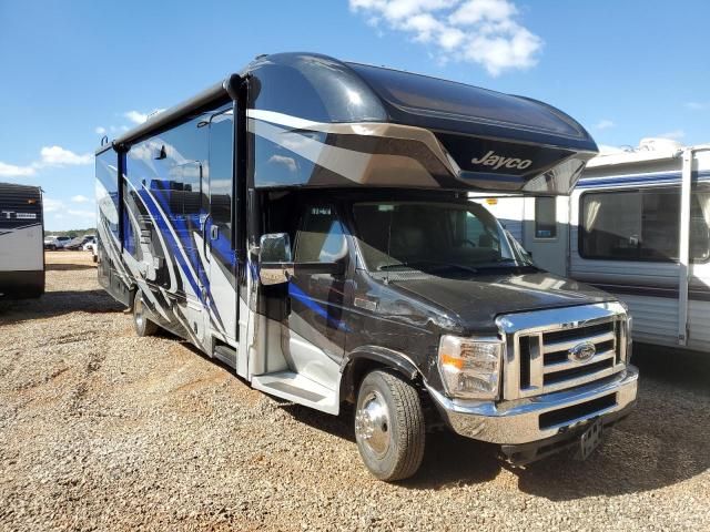 2017 Ford Econoline E450 Super Duty Cutaway Van