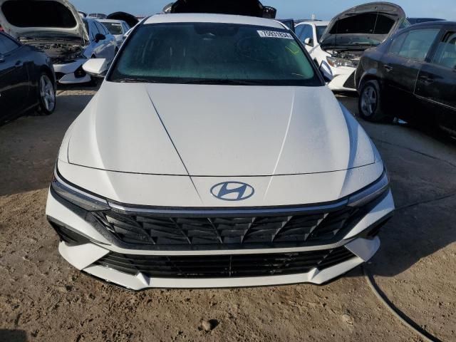 2024 Hyundai Elantra SE