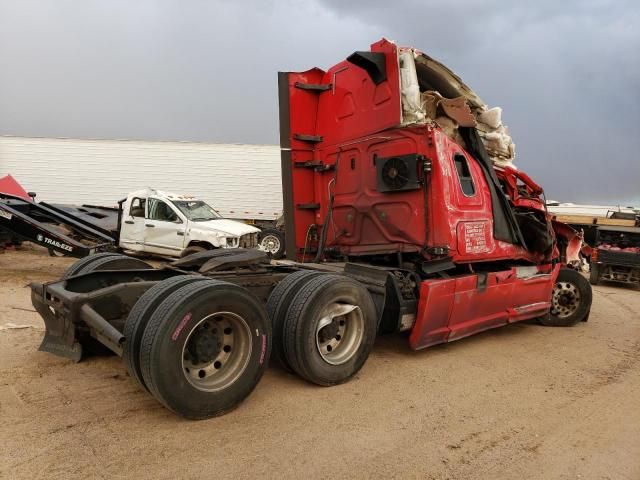 2019 Freightliner Cascadia 126