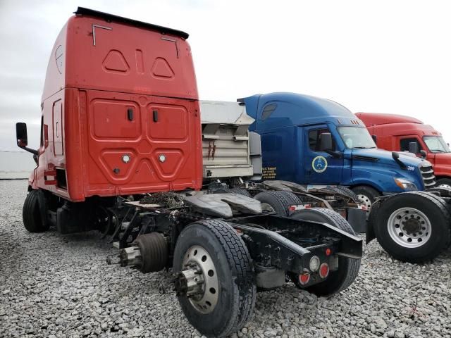 2020 Freightliner Cascadia 126