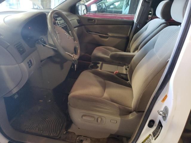 2006 Toyota Sienna LE