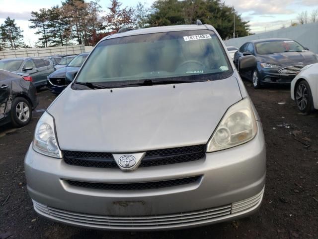 2004 Toyota Sienna CE