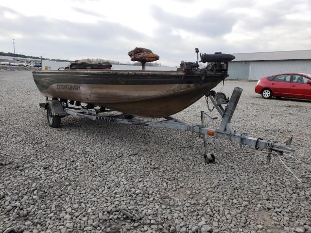 2002 Crestliner Boat