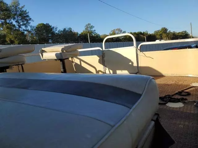 1988 Basstracker Boat