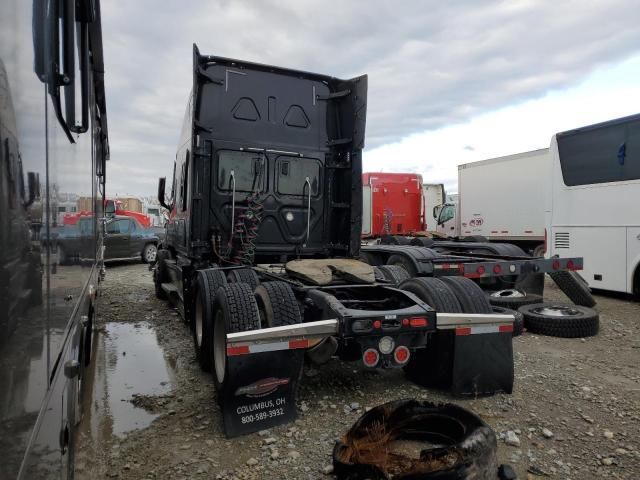 2020 Freightliner Cascadia 126