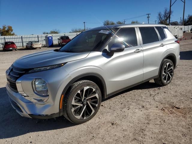 2023 Mitsubishi Outlander SE