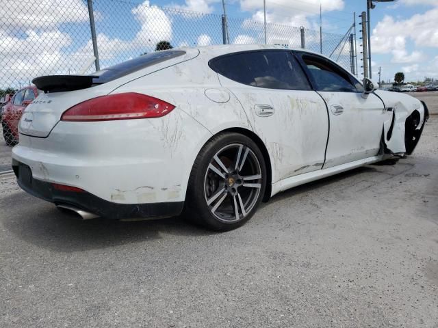 2016 Porsche Panamera 2