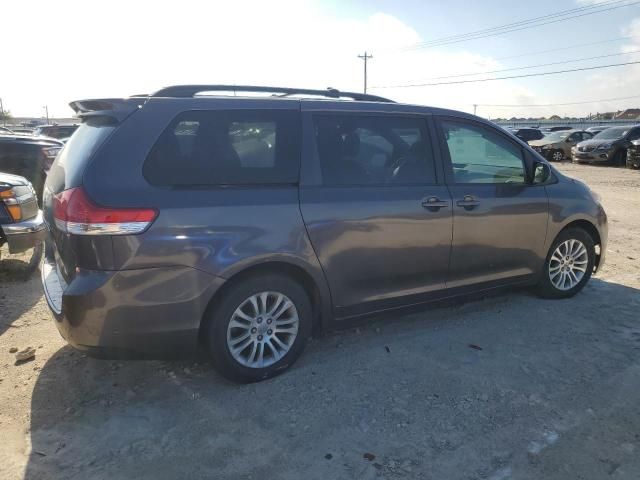 2011 Toyota Sienna XLE