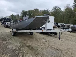 Salvage boats for sale at Greenwell Springs, LA auction: 2006 Xpress Boat