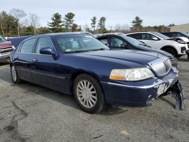 2004 Lincoln Town Car Executive