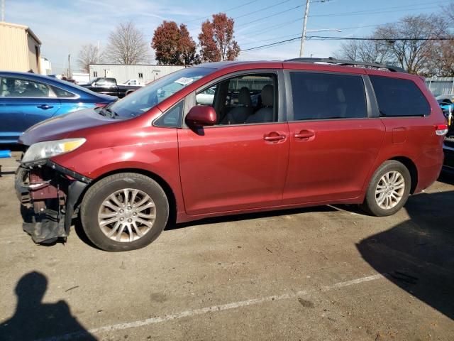 2013 Toyota Sienna XLE