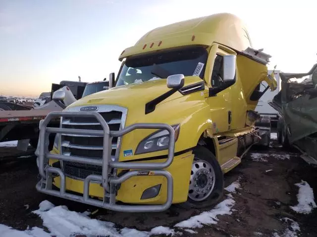 2021 Freightliner Cascadia 126