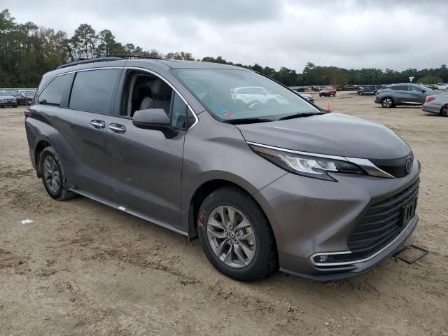 2022 Toyota Sienna XLE