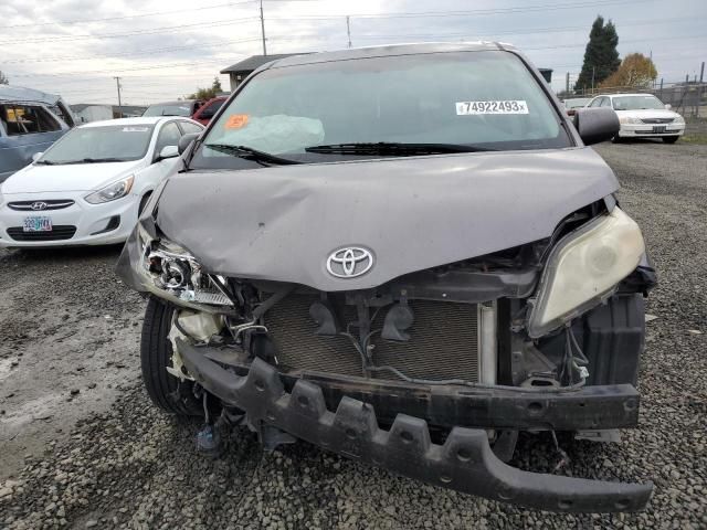 2011 Toyota Sienna XLE