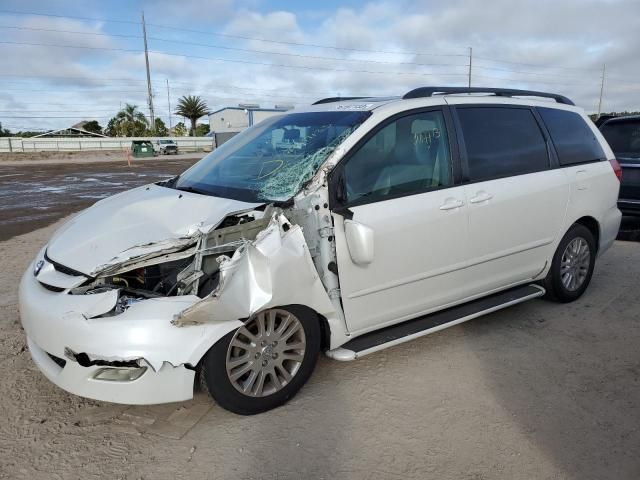 2010 Toyota Sienna XLE