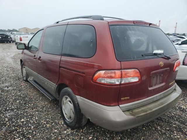 2002 Toyota Sienna LE