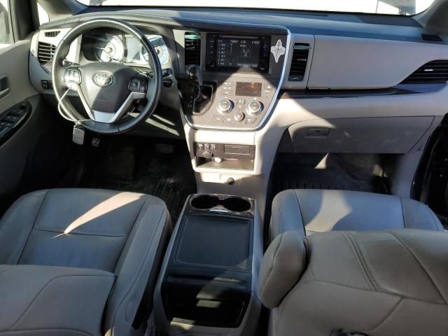 2017 Toyota Sienna XLE