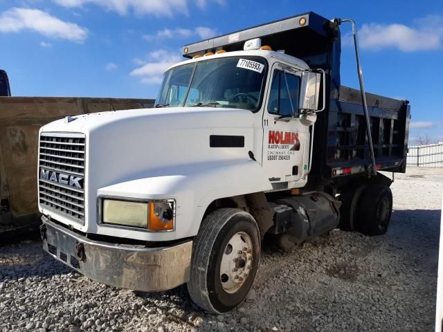 2002 Mack 600 CH600