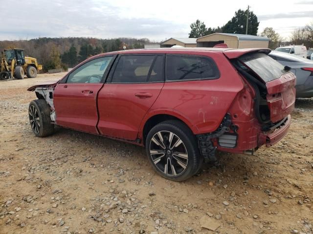 2021 Volvo V60 Cross Country T5 Momentum