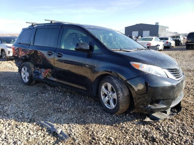 2017 Toyota Sienna LE