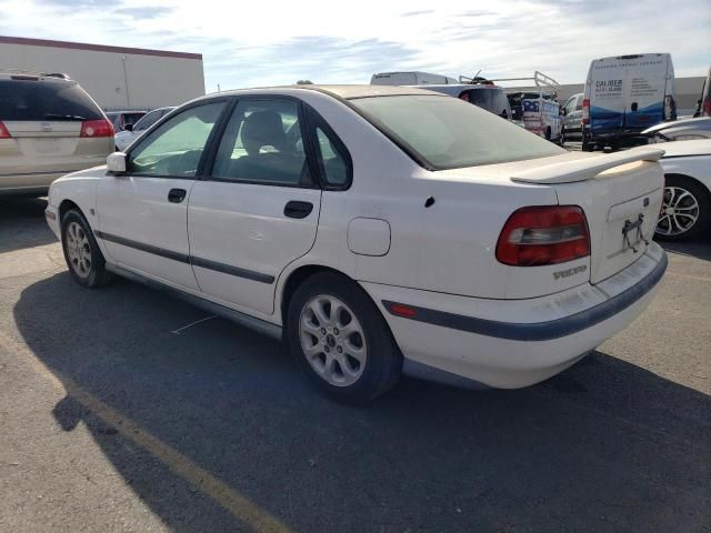 2000 Volvo S40