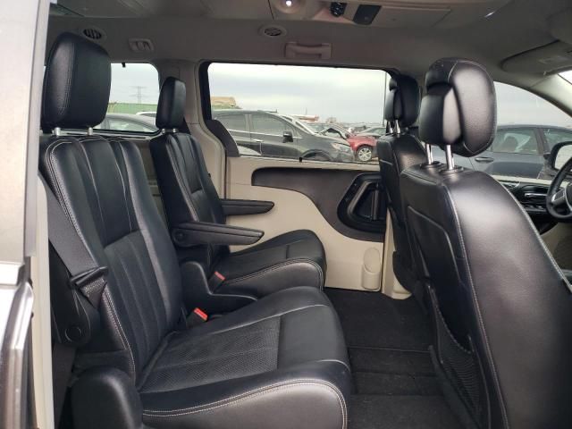 2015 Chrysler Town & Country Touring L