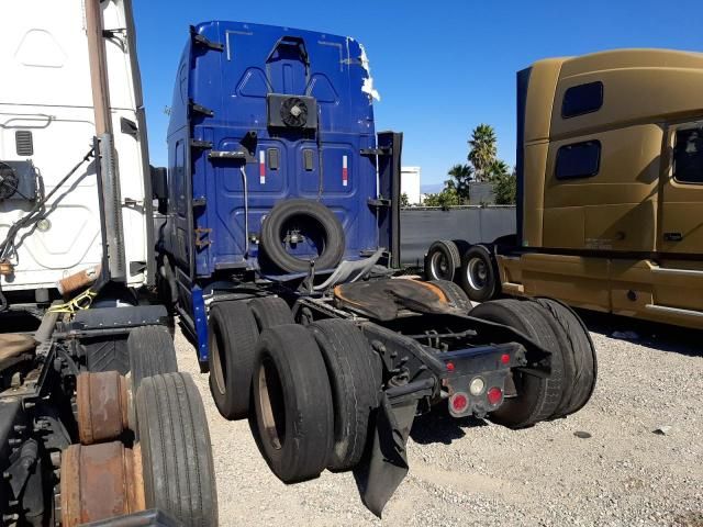 2017 Freightliner Cascadia 125