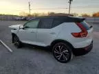 2022 Volvo XC40 T5 R-Design