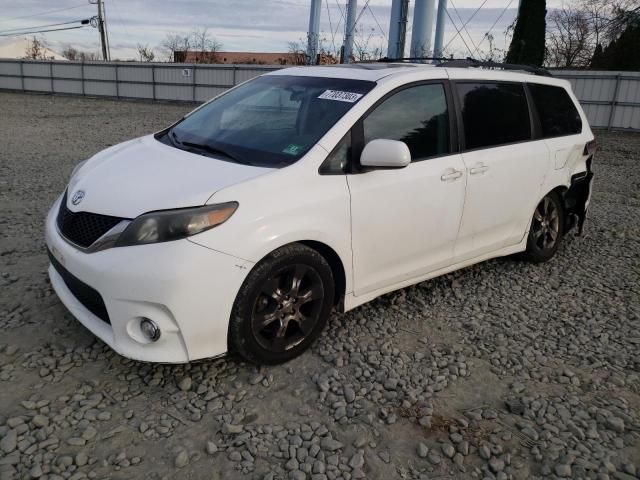 2011 Toyota Sienna Sport