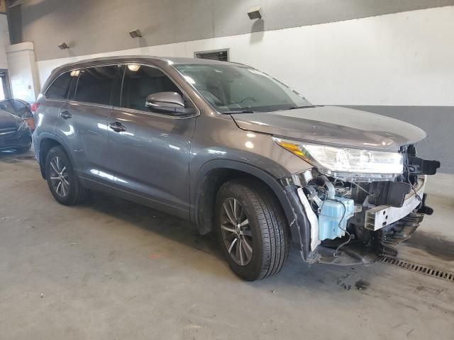 2017 Toyota Highlander SE