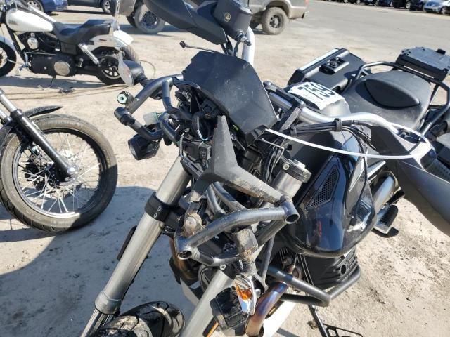 2023 Moto Guzzi V85 TT Guardia D'ONORE