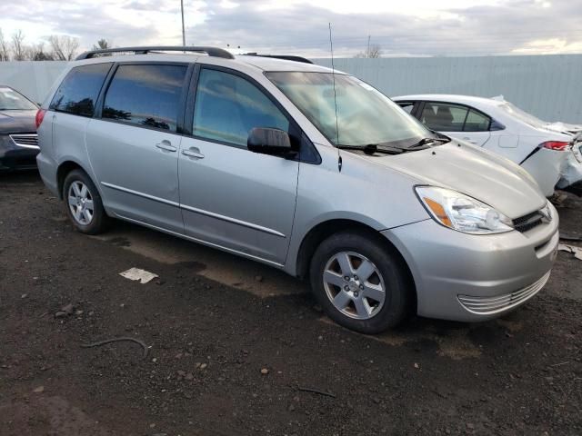 2004 Toyota Sienna CE