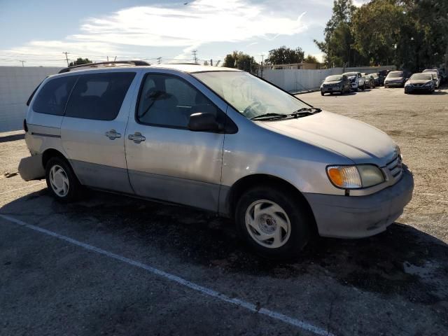 2002 Toyota Sienna LE