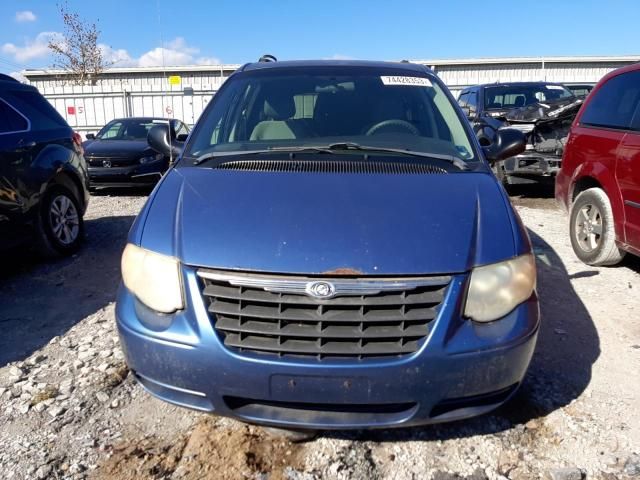 2007 Chrysler Town & Country LX