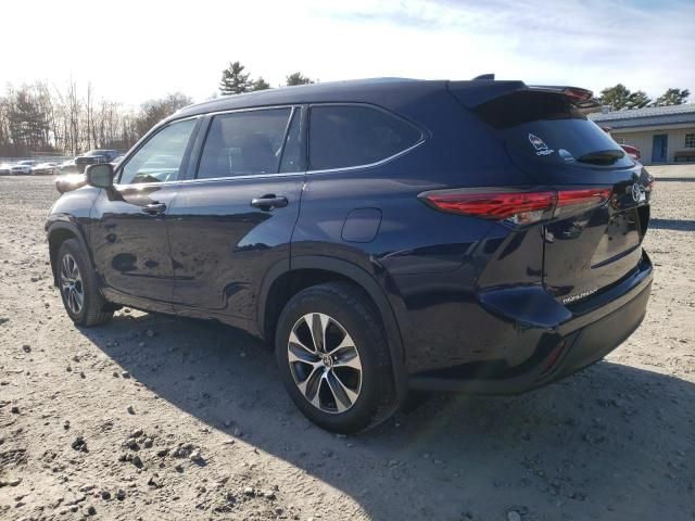 2022 Toyota Highlander XLE