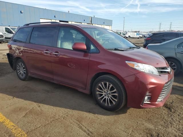 2020 Toyota Sienna XLE