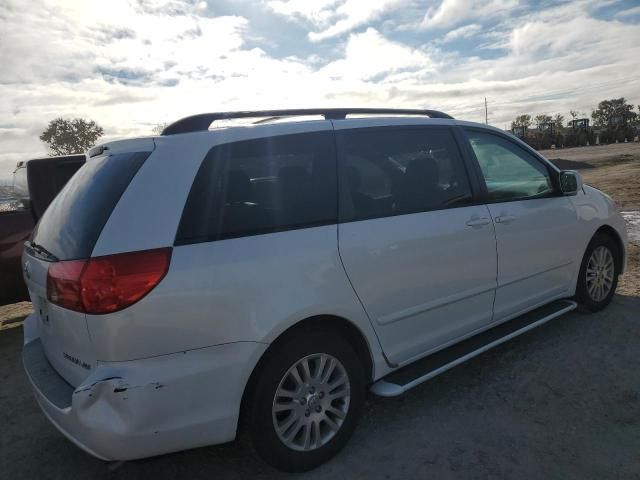 2010 Toyota Sienna XLE