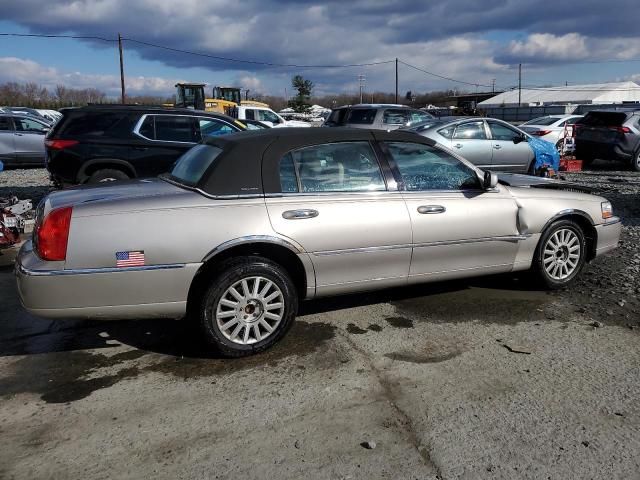 2003 Lincoln Town Car Signature