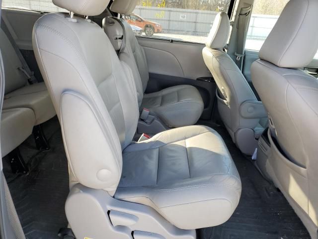 2017 Toyota Sienna XLE