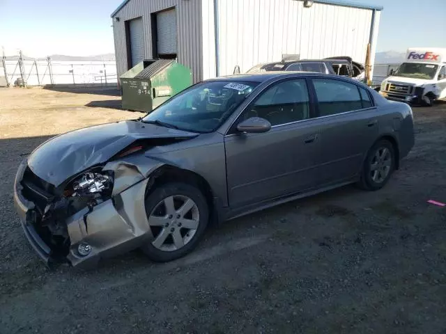 2003 Nissan Altima Base