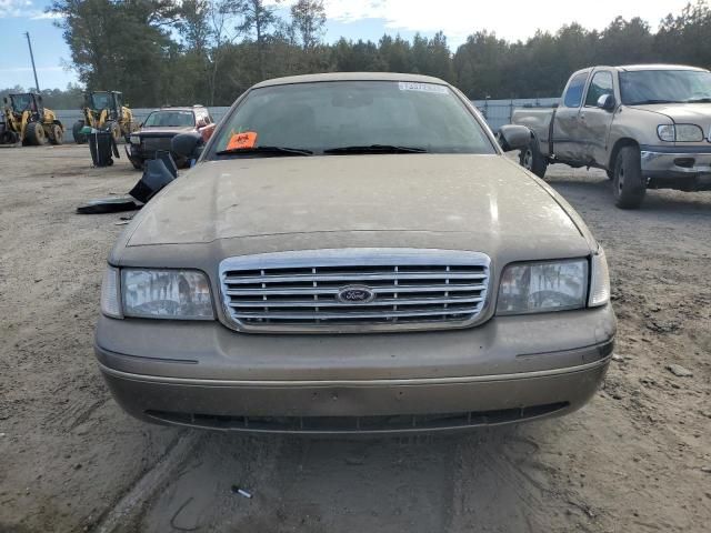 2005 Ford Crown Victoria LX